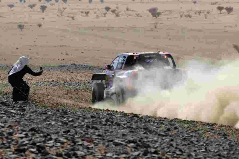 Saood Variawa Pemenang Etape Dakar Termuda