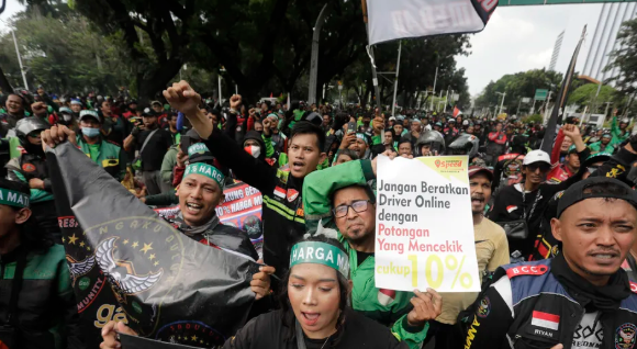 Ojek Online serta Kemitraan Regulasi Terabaikan Satu Dekade
